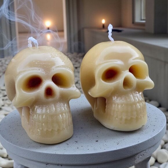 Handmade ✦ Bleeding Skull Candle ✦ Vanilla Cherry Cheesecake Soy Wax Gothic - Picture 1 of 12